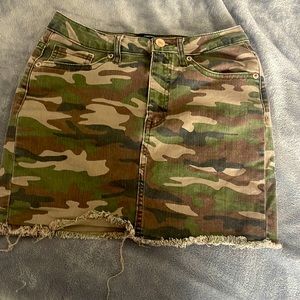 Forever, 21 camo skirt